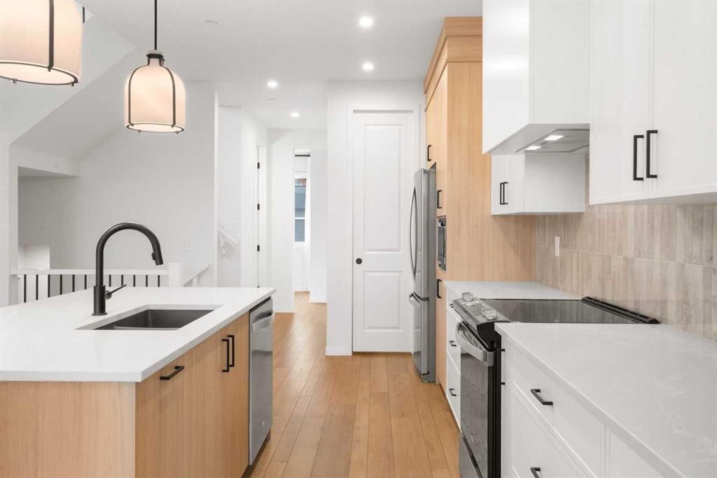 









76


Lucas

Common Northwest,
Calgary,




AB
T3P 2B4

