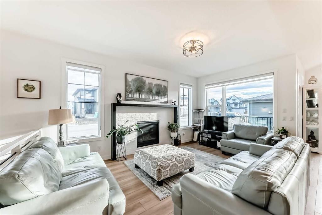 









568


Grayling

Bend,
Rural Rocky View County,




AB
T3Z 0H6

