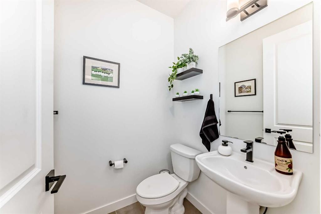 









568


Grayling

Bend,
Rural Rocky View County,




AB
T3Z 0H6

