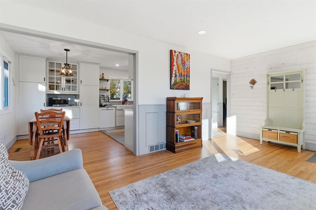 









7019


20

Street Southeast,
Calgary,




AB
T2C0P5

