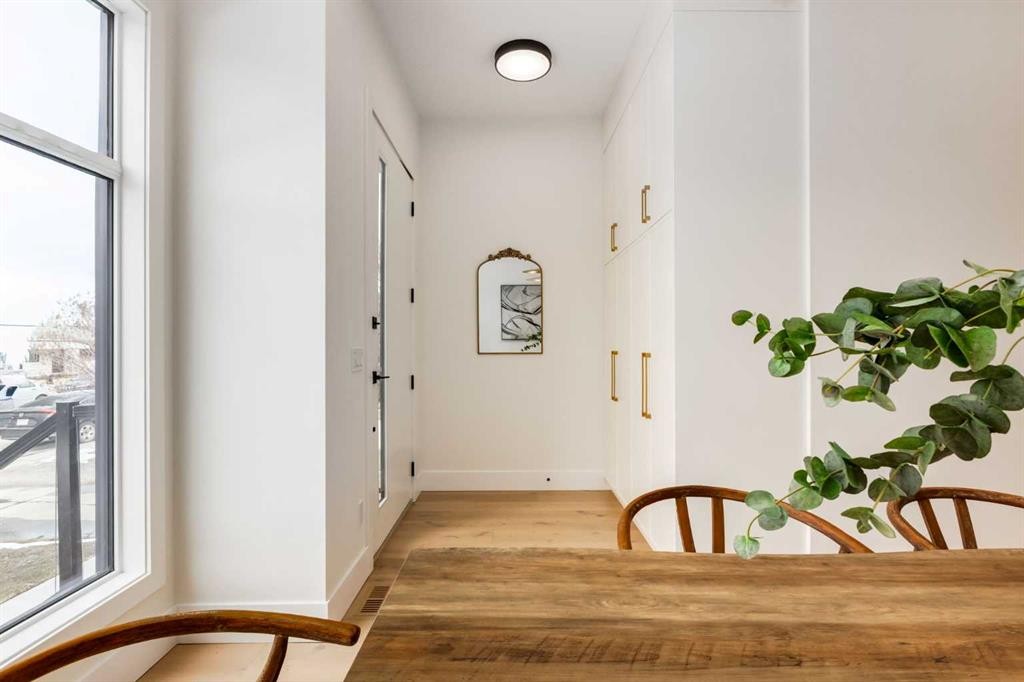 









631


28

Avenue Northwest,
Calgary,




AB
T2M2L2

