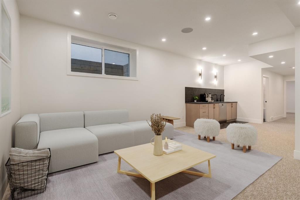 









631


28

Avenue Northwest,
Calgary,




AB
T2M2L2

