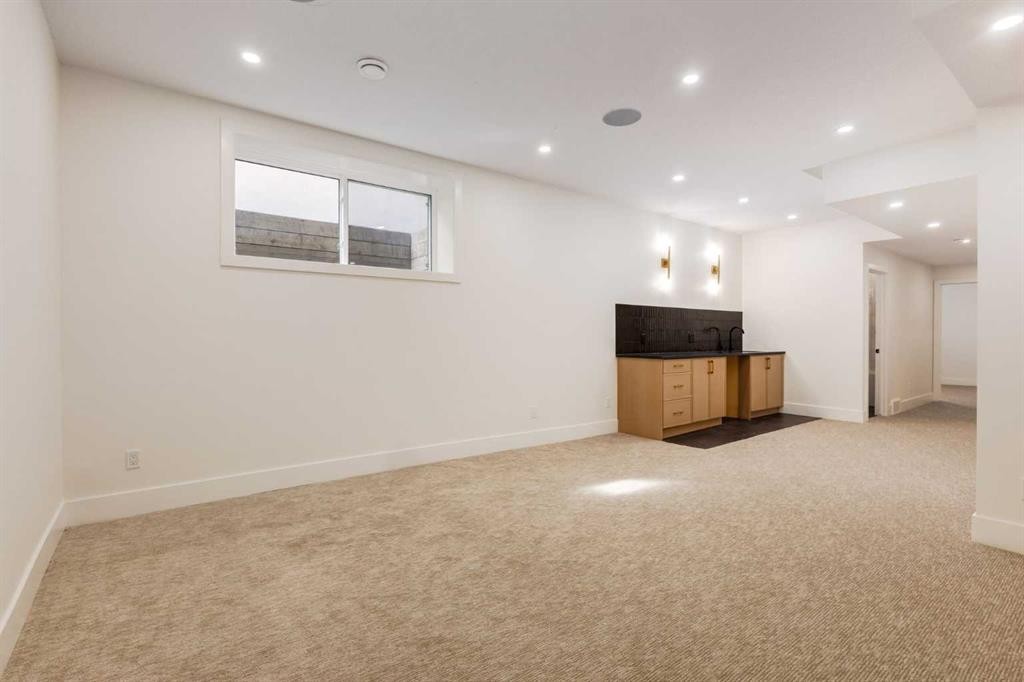 









631


28

Avenue Northwest,
Calgary,




AB
T2M2L2

