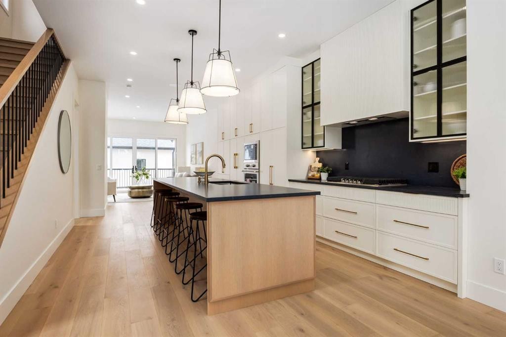 









631


28

Avenue Northwest,
Calgary,




AB
T2M2L2

