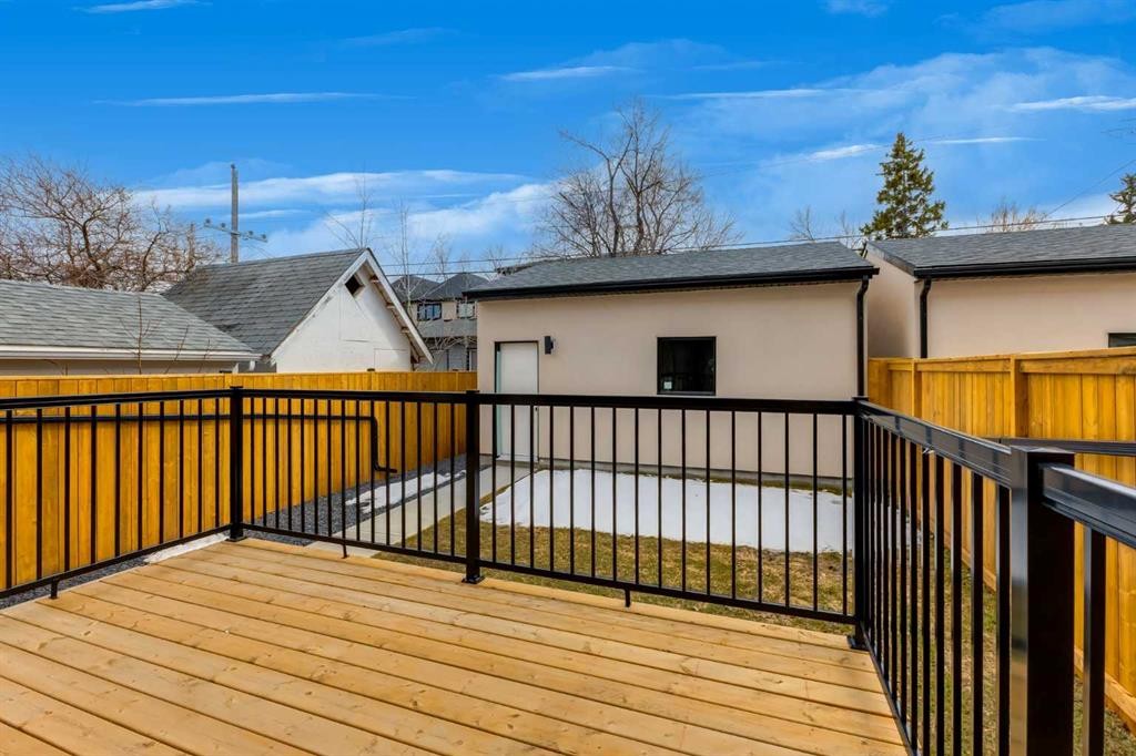 









631


28

Avenue Northwest,
Calgary,




AB
T2M2L2

