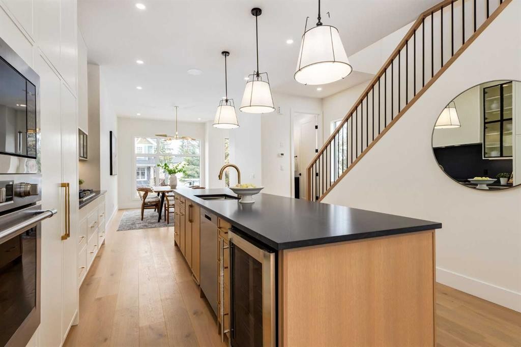 









631


28

Avenue Northwest,
Calgary,




AB
T2M2L2

