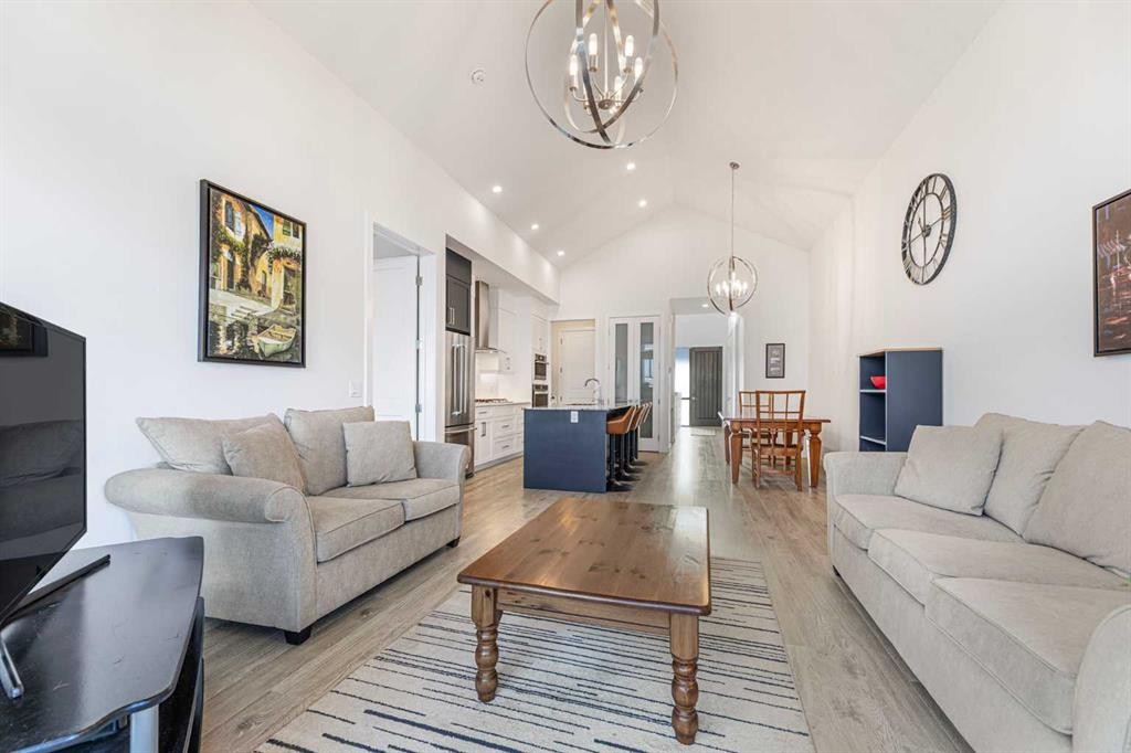 









12572


Crestmont

Boulevard Southwest,
Calgary,




AB
T3B6J5

