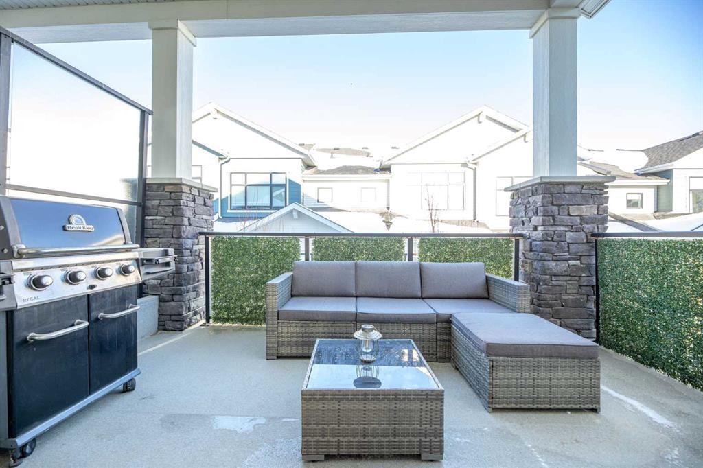 









12572


Crestmont

Boulevard Southwest,
Calgary,




AB
T3B6J5

