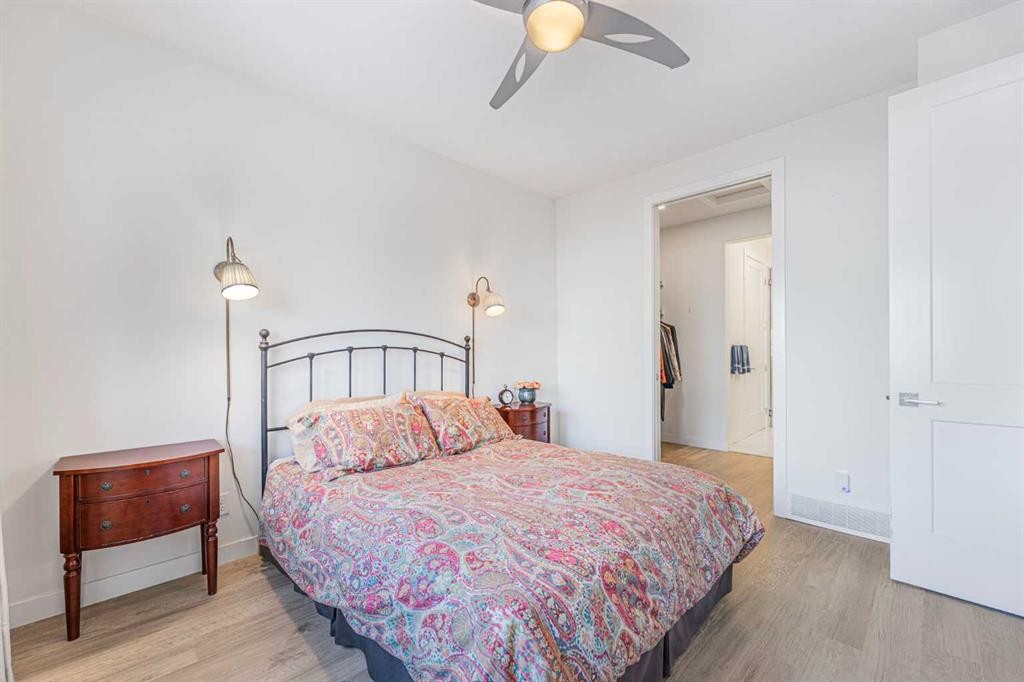 









12572


Crestmont

Boulevard Southwest,
Calgary,




AB
T3B6J5

