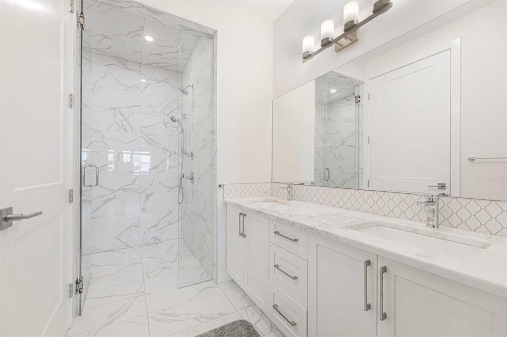 









12572


Crestmont

Boulevard Southwest,
Calgary,




AB
T3B6J5

