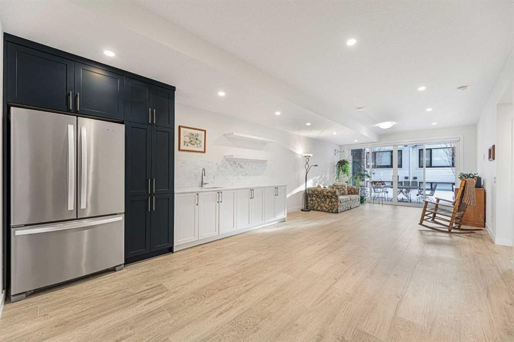 









12572


Crestmont

Boulevard Southwest,
Calgary,




AB
T3B6J5

