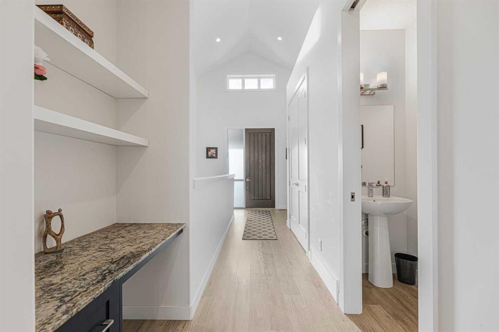 









12572


Crestmont

Boulevard Southwest,
Calgary,




AB
T3B6J5

