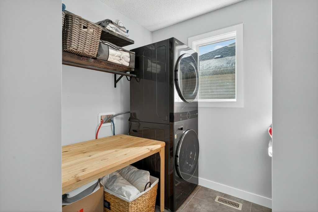 









1091


Brightoncrest

Green Southeast,
Calgary,




AB
T2Z 1G8

