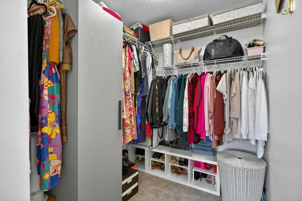 









1091


Brightoncrest

Green Southeast,
Calgary,




AB
T2Z 1G8

