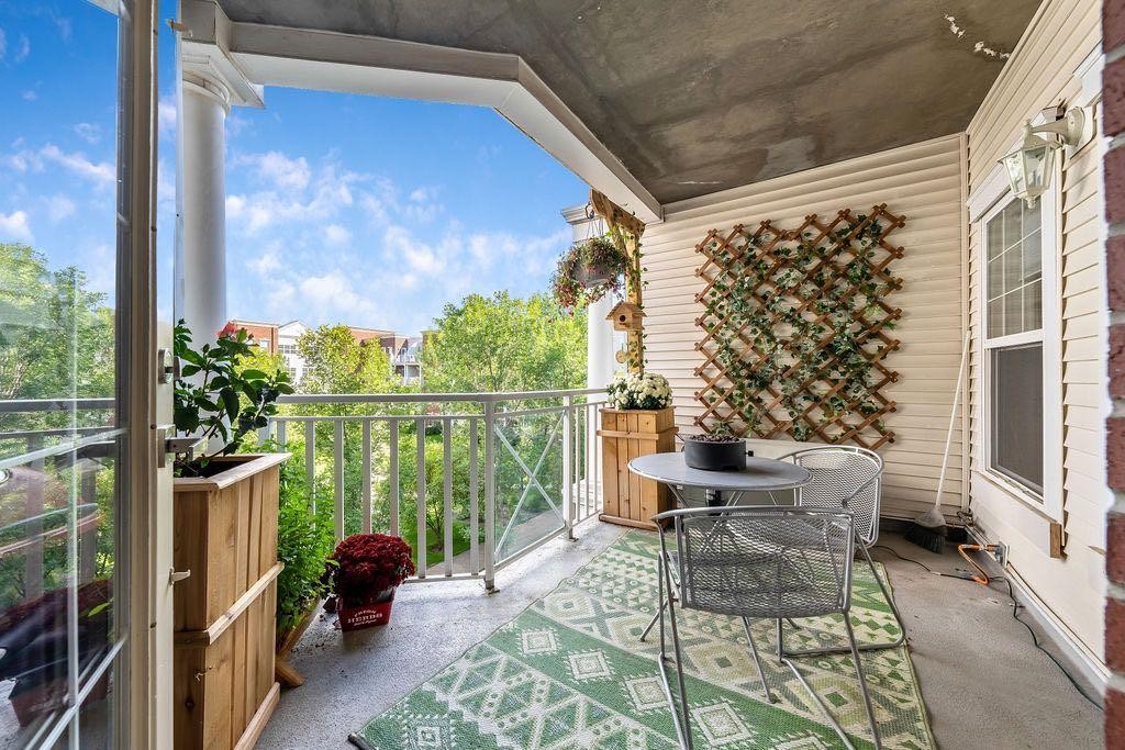 









5605


Henwood

Street Southwest, 3305,
Calgary,




AB
T3E 7R2

