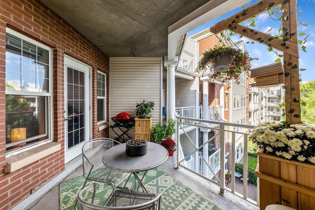 









5605


Henwood

Street Southwest, 3305,
Calgary,




AB
T3E 7R2

