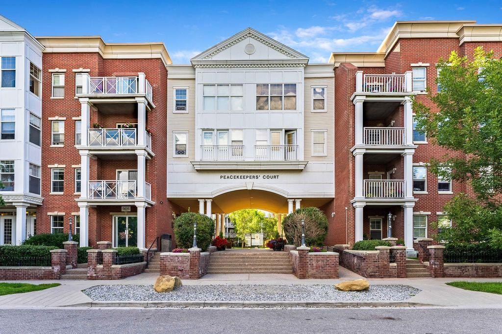 









5605


Henwood

Street Southwest, 3305,
Calgary,




AB
T3E 7R2

