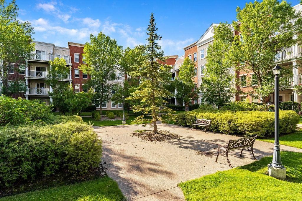 









5605


Henwood

Street Southwest, 3305,
Calgary,




AB
T3E 7R2

