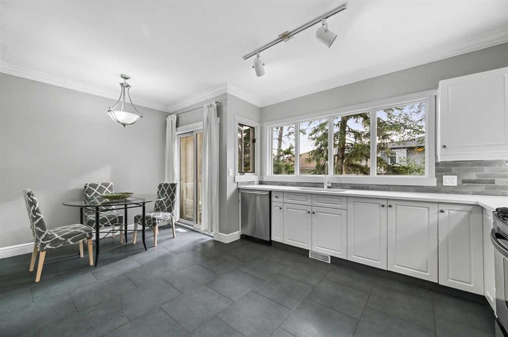 









1611


21

Avenue Southwest, 3,
Calgary,




AB
T2T0M9

