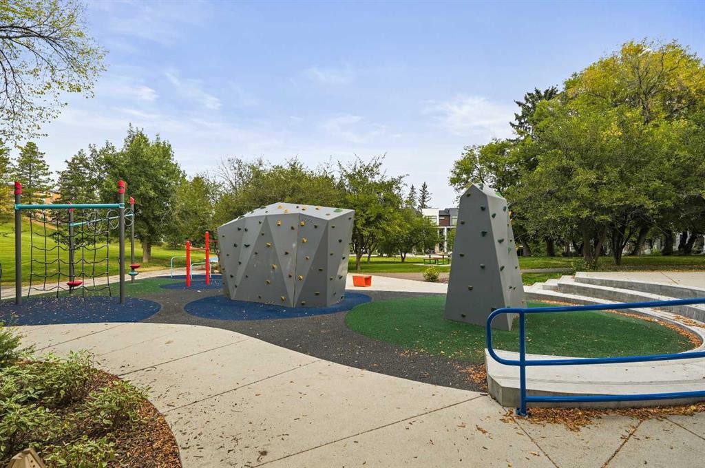 









1611


21

Avenue Southwest, 3,
Calgary,




AB
T2T0M9

