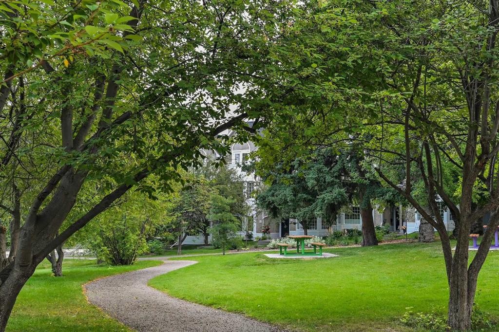 









1611


21

Avenue Southwest, 3,
Calgary,




AB
T2T0M9

