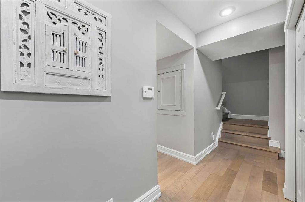 









1611


21

Avenue Southwest, 3,
Calgary,




AB
T2T0M9

