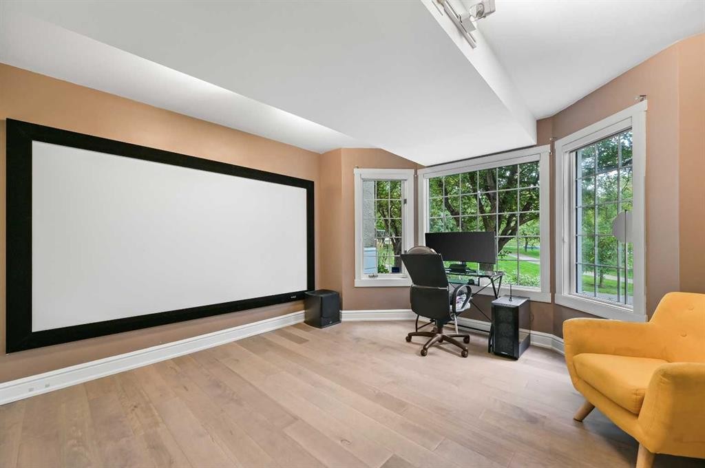 









1611


21

Avenue Southwest, 3,
Calgary,




AB
T2T0M9

