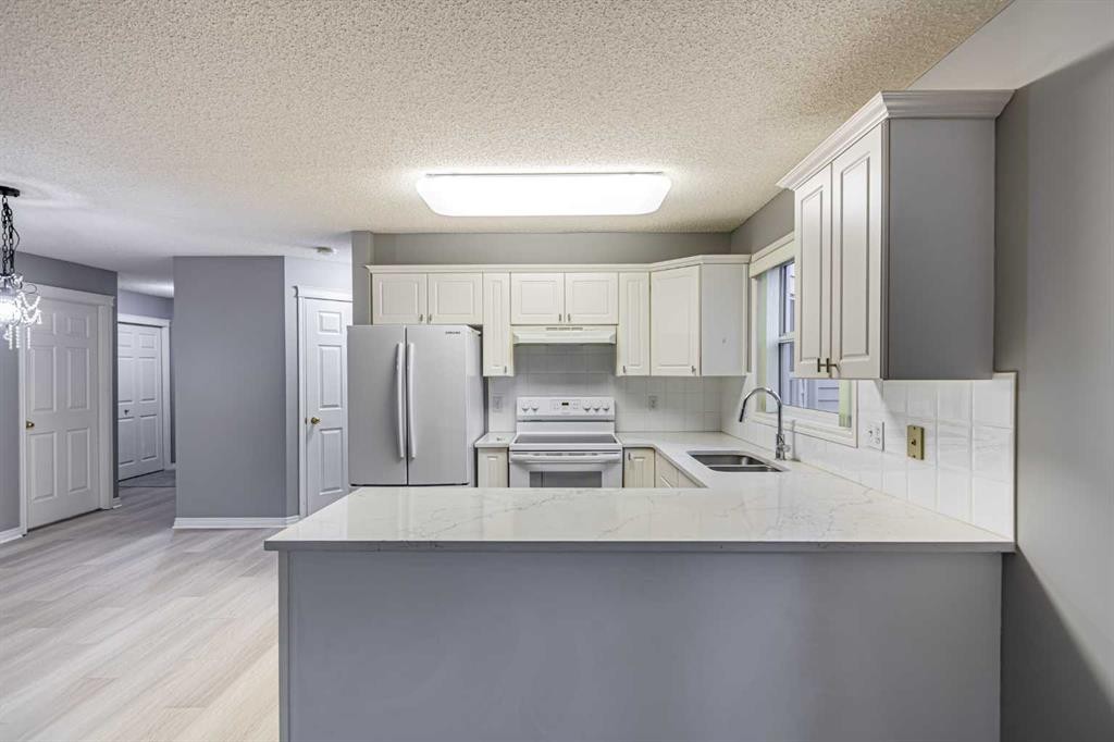 









6800


Hunterview

Drive Northwest, 216,
Calgary,




AB
T2K 6K5

