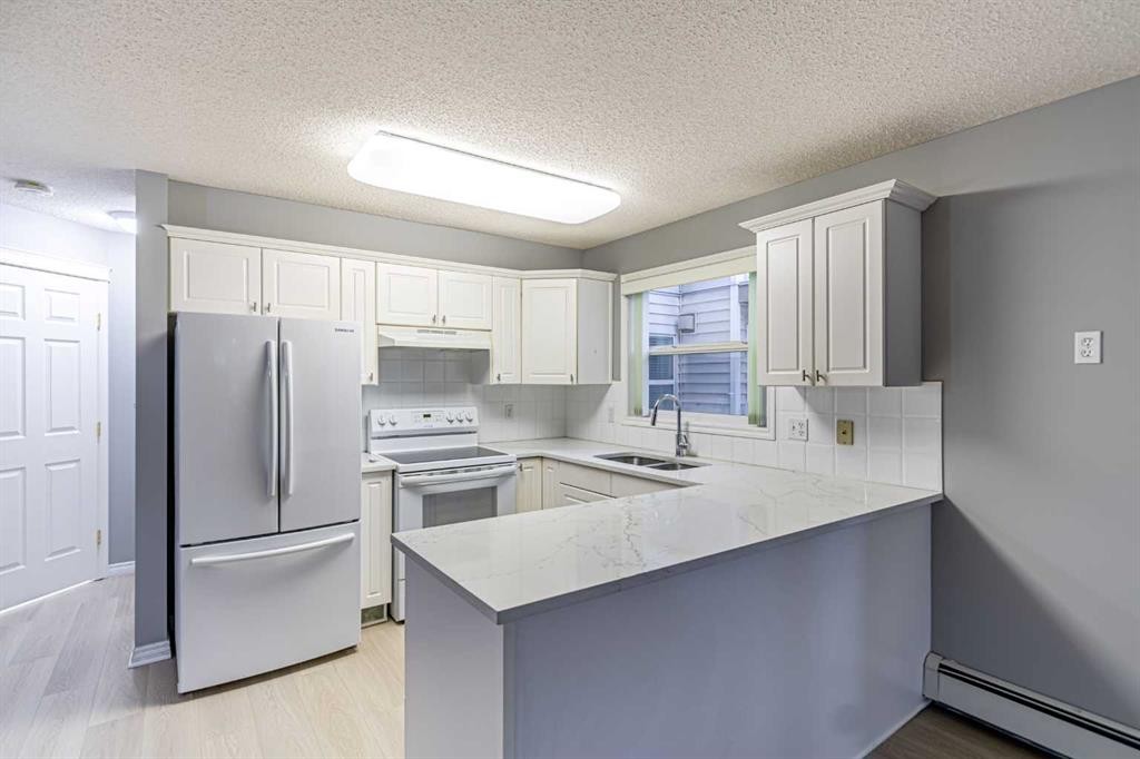









6800


Hunterview

Drive Northwest, 216,
Calgary,




AB
T2K 6K5

