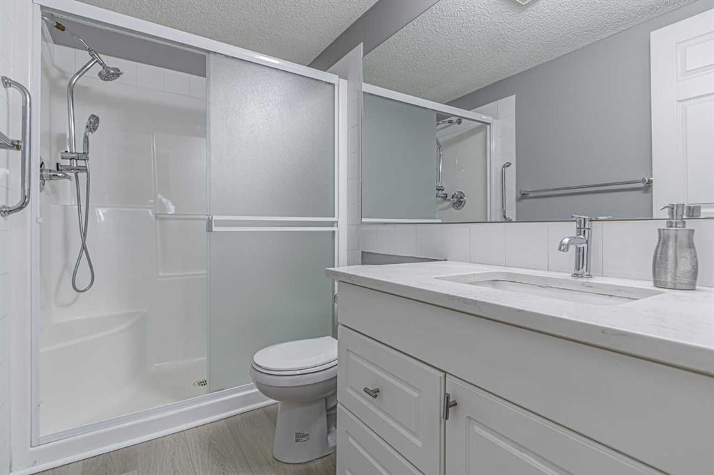 









6800


Hunterview

Drive Northwest, 216,
Calgary,




AB
T2K 6K5

