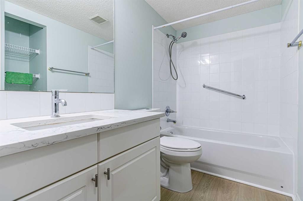 









6800


Hunterview

Drive Northwest, 216,
Calgary,




AB
T2K 6K5

