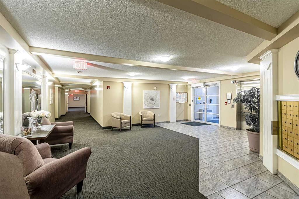 









6800


Hunterview

Drive Northwest, 216,
Calgary,




AB
T2K 6K5

