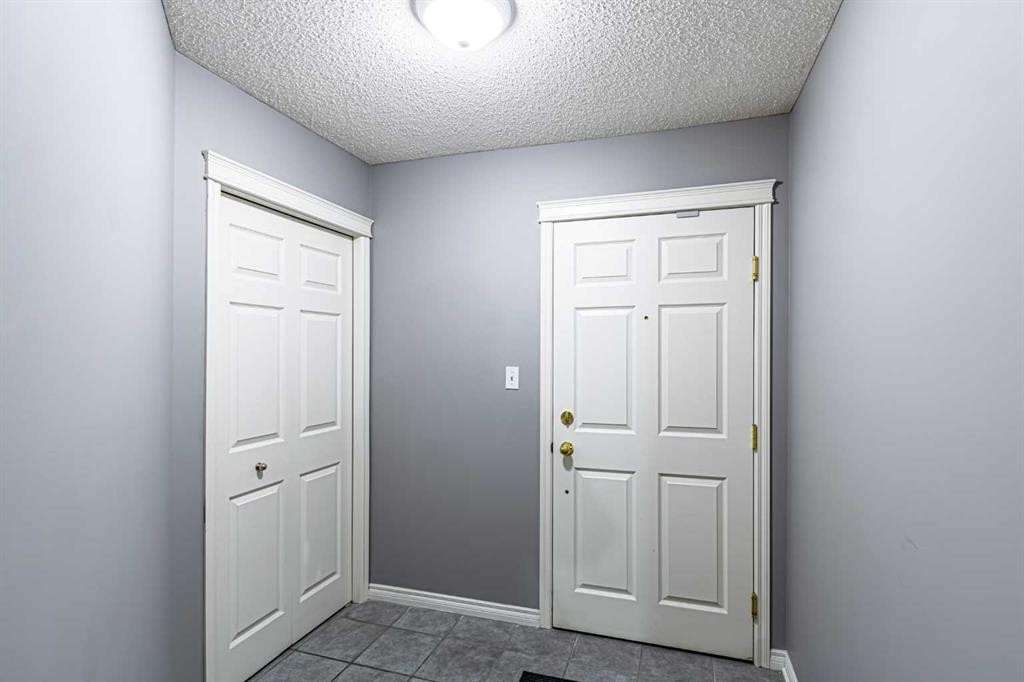 









6800


Hunterview

Drive Northwest, 216,
Calgary,




AB
T2K 6K5

