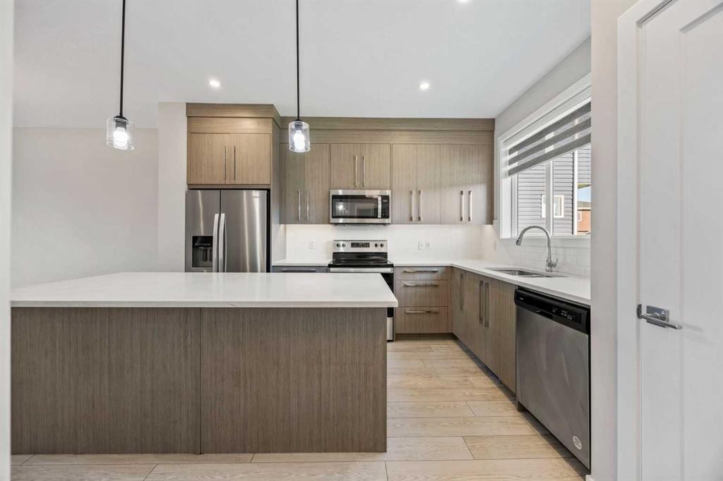 









204


Chelsea

Manor,
Chestermere,




AB
T1X2P5

