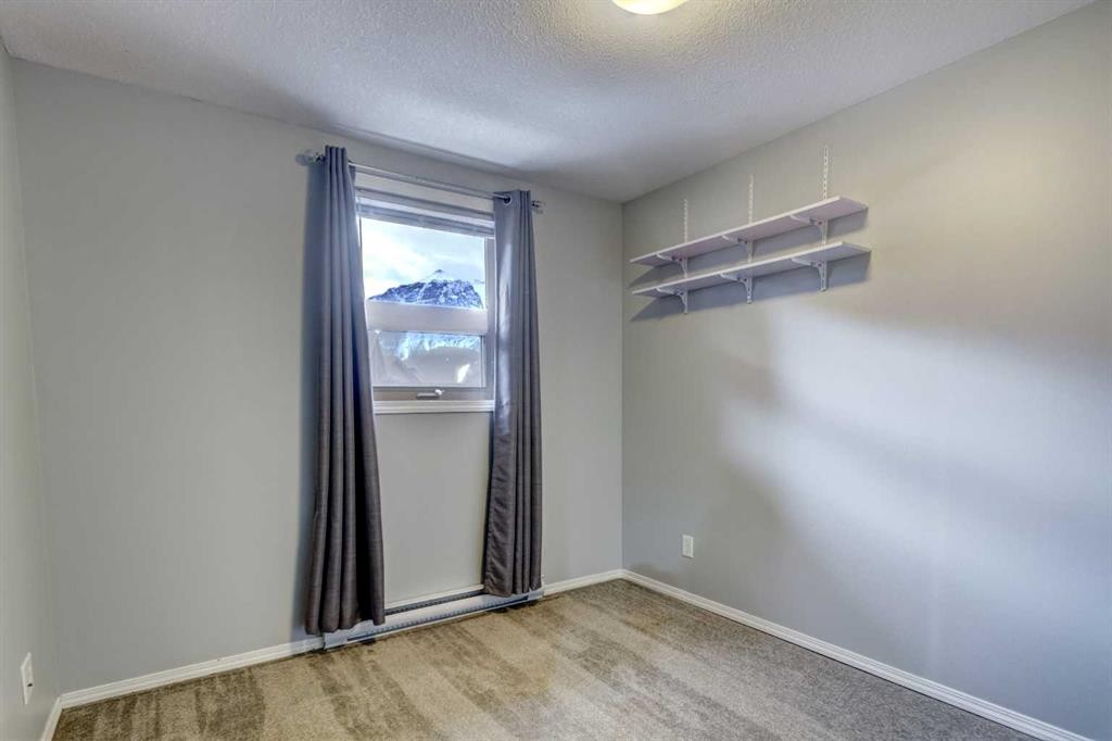 









186


Kananaskis Way

, 213,
Canmore,




AB
T1W 0A2

