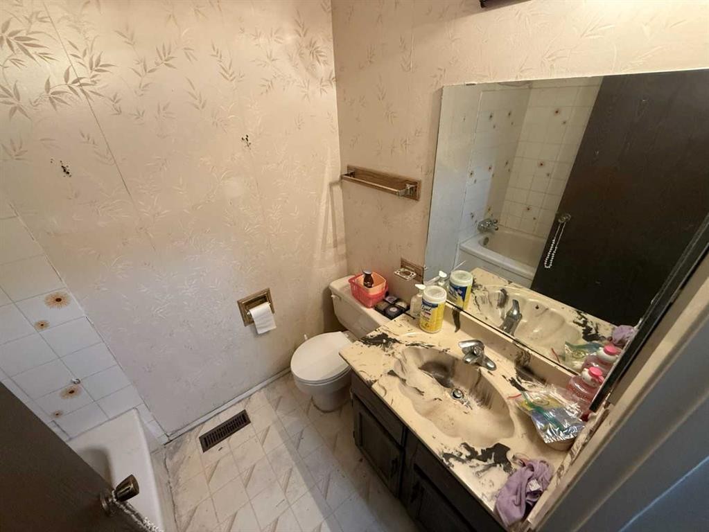 









24


Bermuda

Road Northwest,
Calgary,




AB
T3K 1G6

