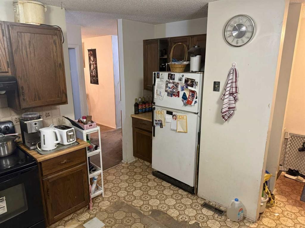 









24


Bermuda

Road Northwest,
Calgary,




AB
T3K 1G6

