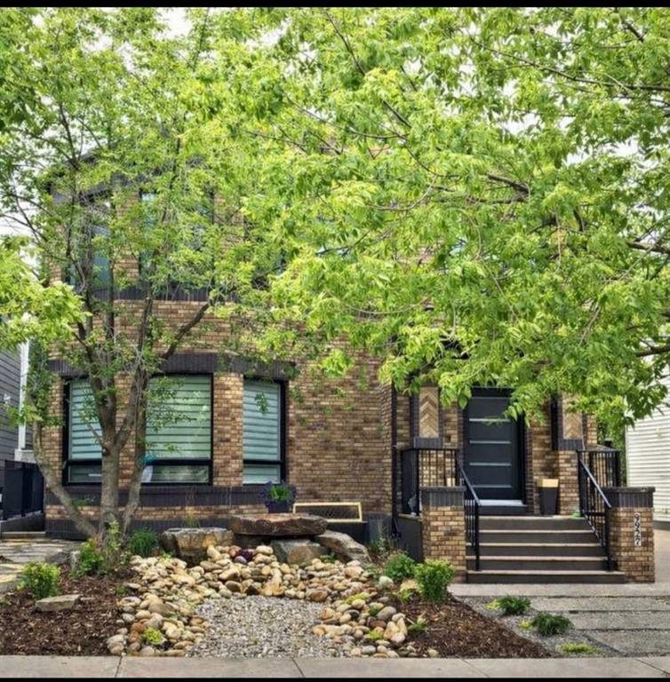 









9927


Scurfield

Drive Northwest,
Calgary,




AB
T3L1V9

