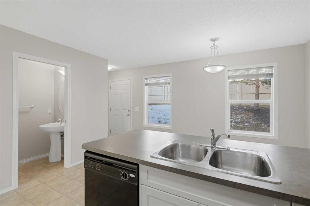 









105


Drake Landing

Common, 93,
Okotoks,




AB
T1S 0C9

