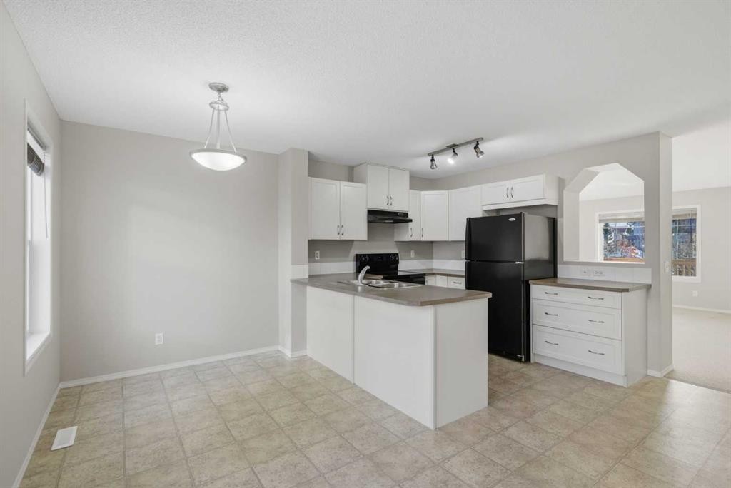 









105


Drake Landing

Common, 93,
Okotoks,




AB
T1S 0C9

