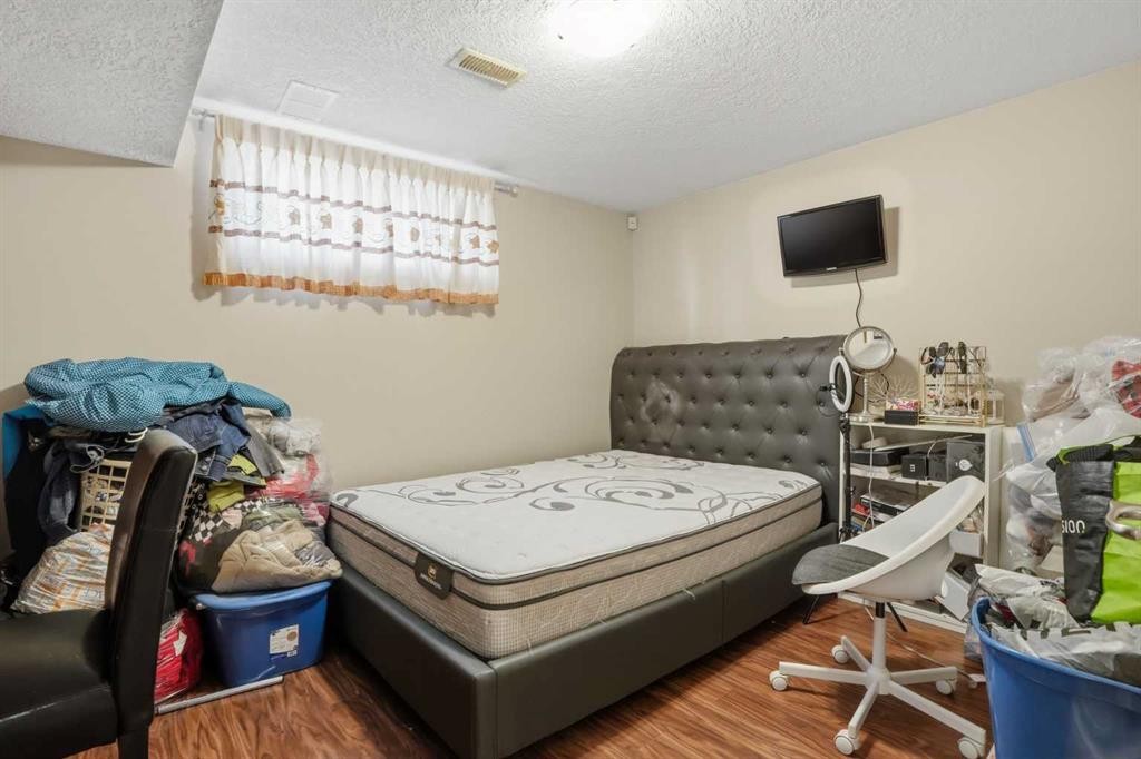 









197


West Creek

Boulevard,
Chestermere,




AB
T1X 1S8

