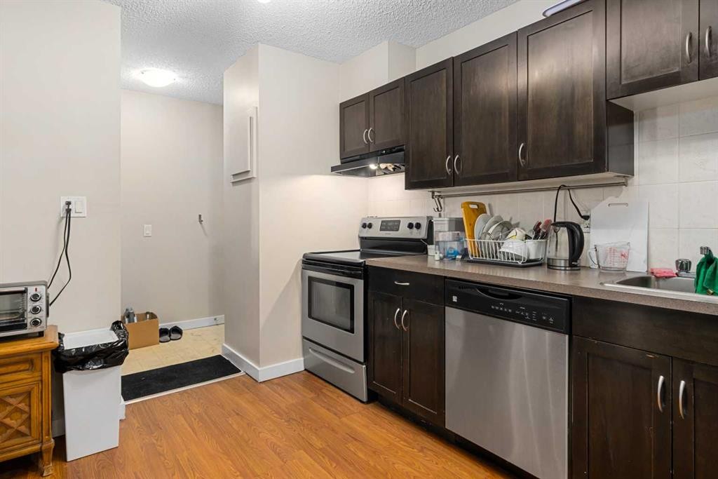 









2520


Palliser

Drive Southwest, 901,
Calgary,




AB
T2V 4S9

