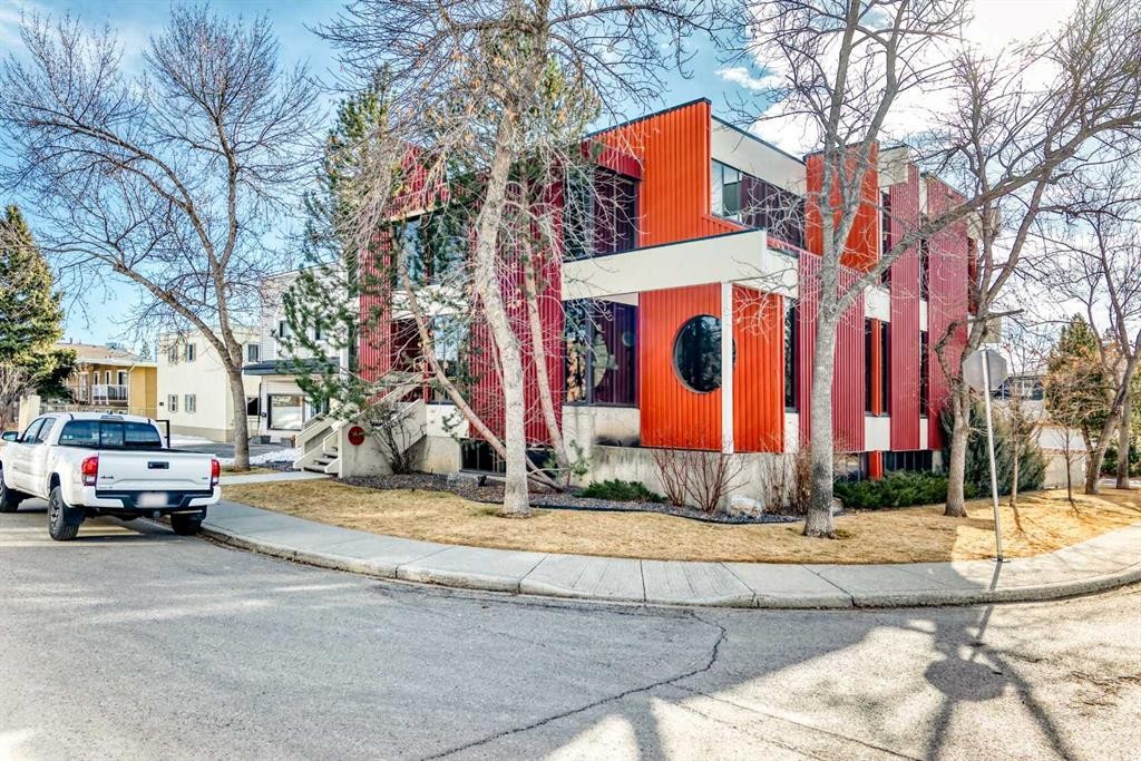 









2139


4

Avenue Northwest, 200,
Calgary,




AB
T2N0N6

