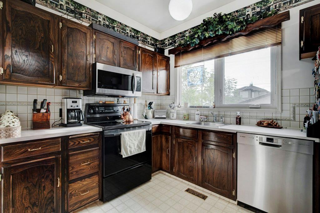 









1808


Salisbury

Street Southeast,
Calgary,




AB
T2G4K1

