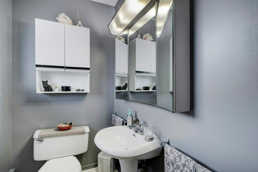 









1808


Salisbury

Street Southeast,
Calgary,




AB
T2G4K1

