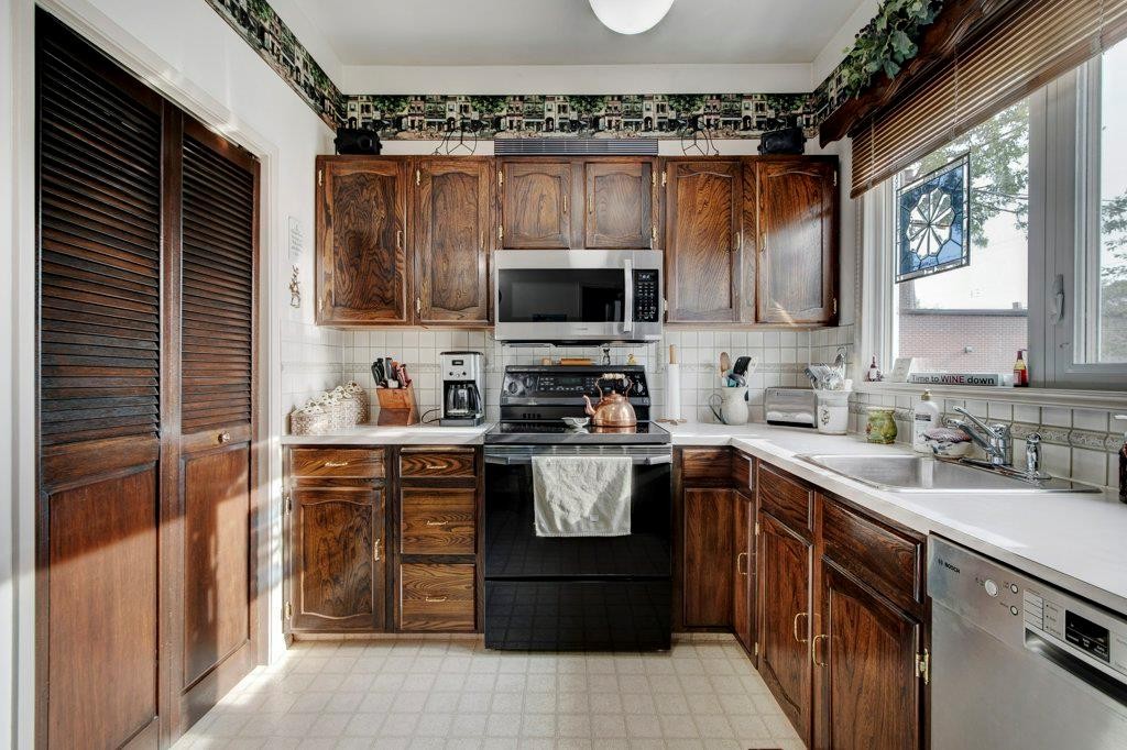 









1808


Salisbury

Street Southeast,
Calgary,




AB
T2G4K1

