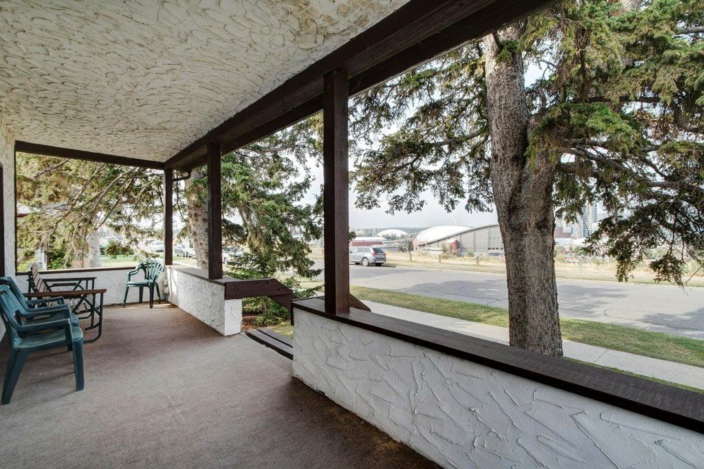 









1808


Salisbury

Street Southeast,
Calgary,




AB
T2G4K1

