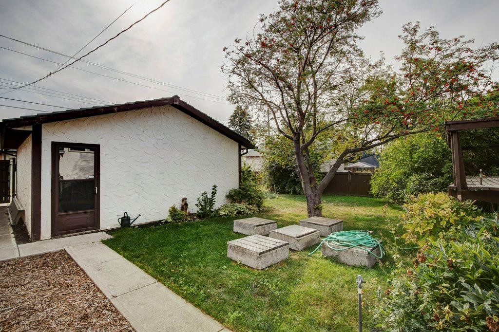 









1808


Salisbury

Street Southeast,
Calgary,




AB
T2G4K1

