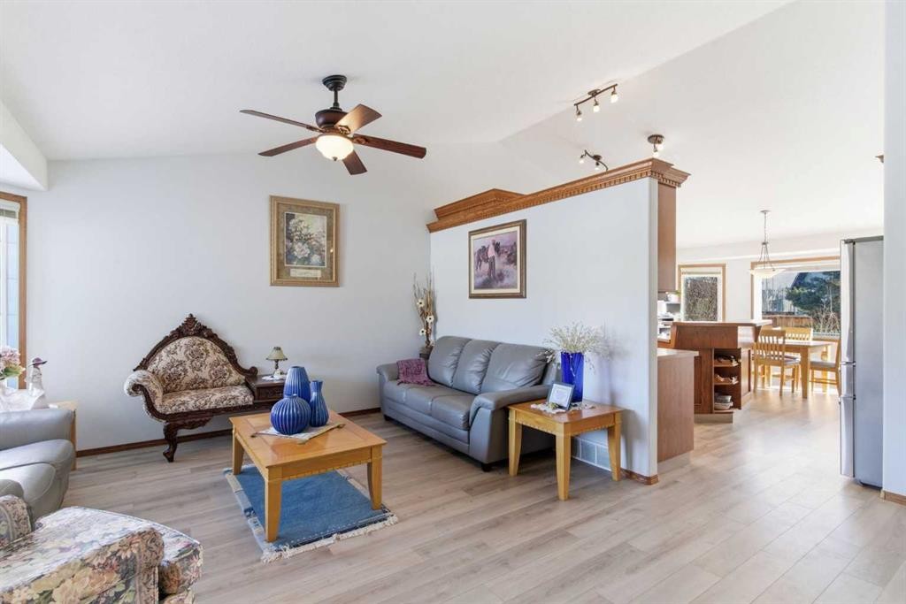 









247


Cambridge

Crescent,
Strathmore,




AB
T1P 1R9

