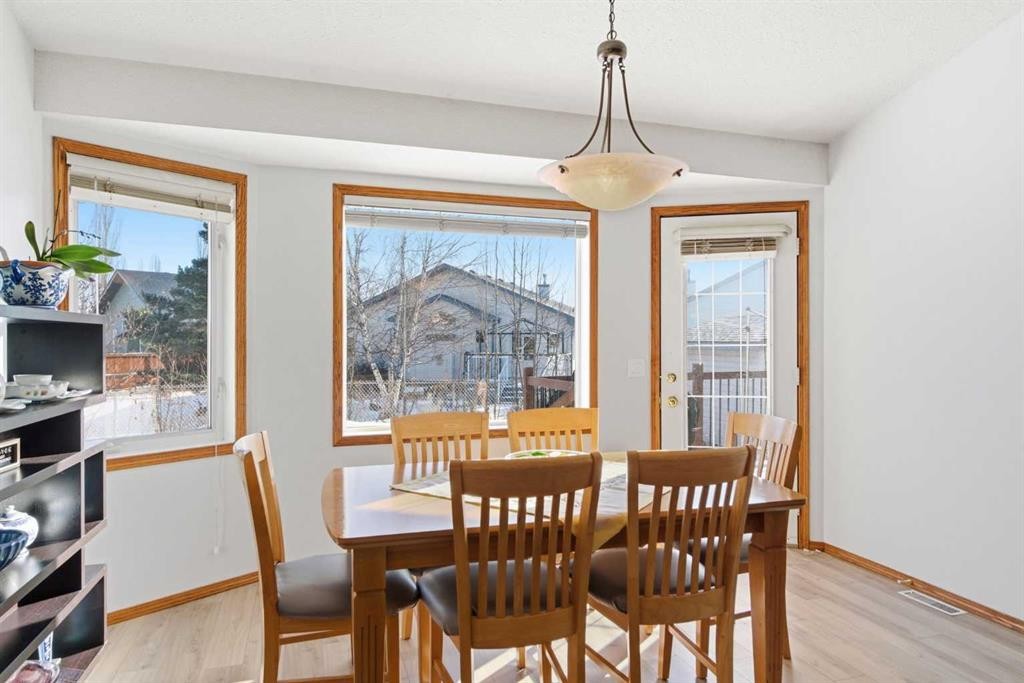 









247


Cambridge

Crescent,
Strathmore,




AB
T1P 1R9

